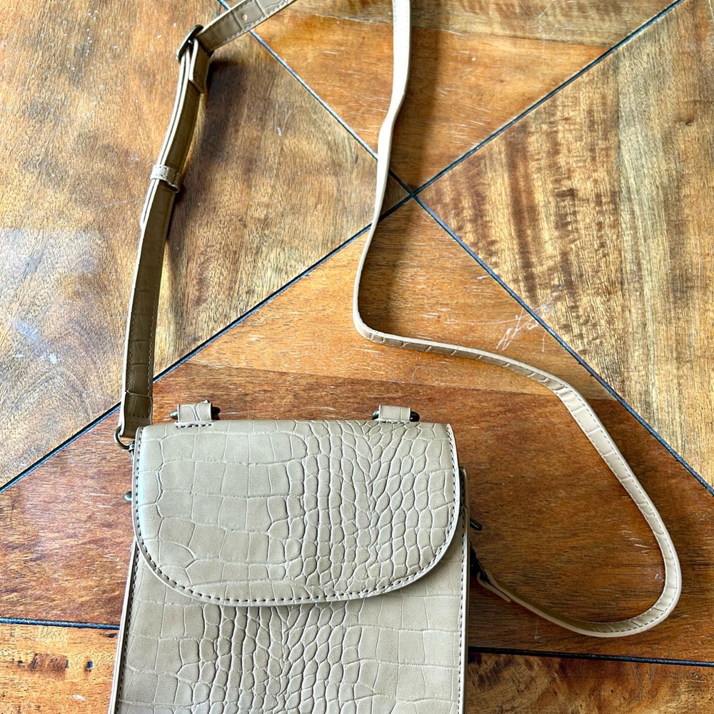 The Drop Women’s Diana Top Handle Cross-Body Bag, Tan Crocodile-Embossed